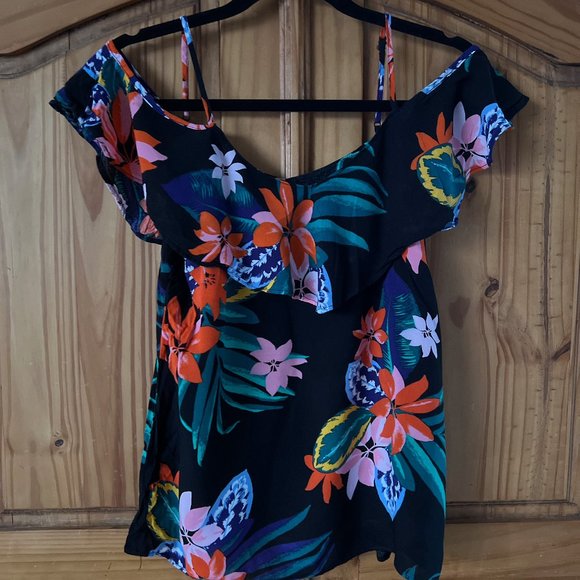 Old Navy Flutter Sleeve Floral Blouse – Black, Feminine & Flowy (S) - Picture 1 of 2